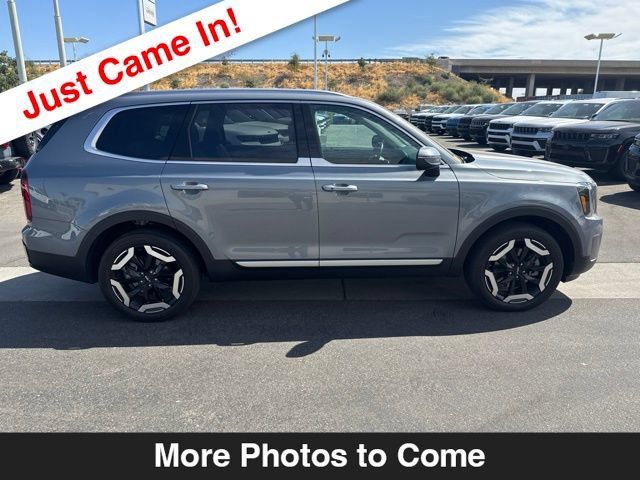 Used 2024 Kia Telluride S w/ S Sunroof Package FWD image 7