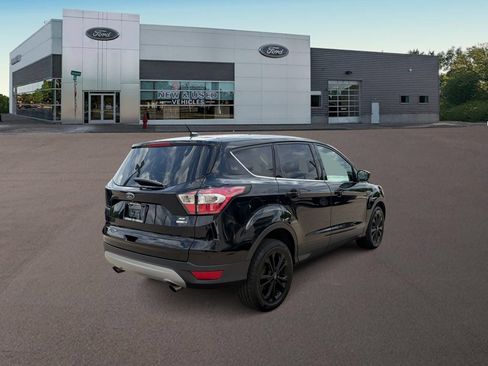 Used 2017 Ford Escape SE AWD/4WD image 9