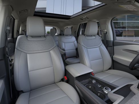 New 2026 Ford Explorer Active w/ Active Comfort Package AWD/4WD image 10