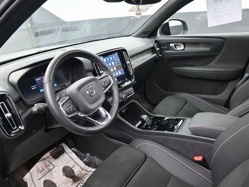 Used 2023 Volvo XC40 Recharge Ultimate w/ Protection Package Premier image 25