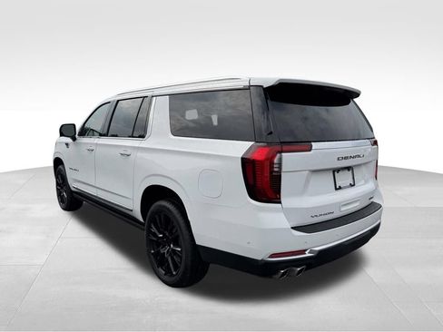 Used 2025 GMC Yukon XL Denali w/ Sun & Power Step Package AWD/4WD image 17
