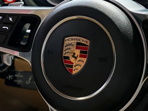 Used 2020 Porsche Panamera 4 image 31