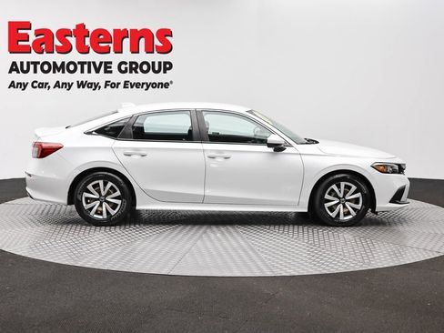 Used 2022 Honda Civic LX image 4