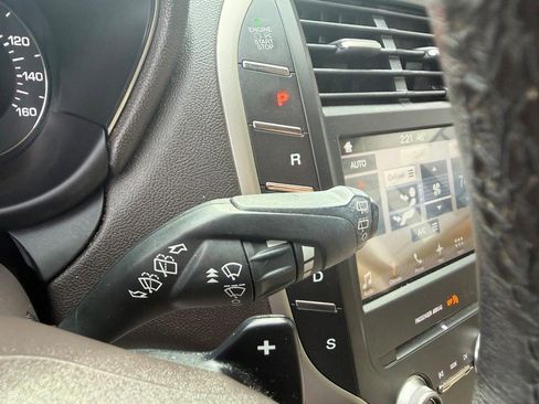 Used 2018 Lincoln MKC Select w/ Select Plus Package image 26