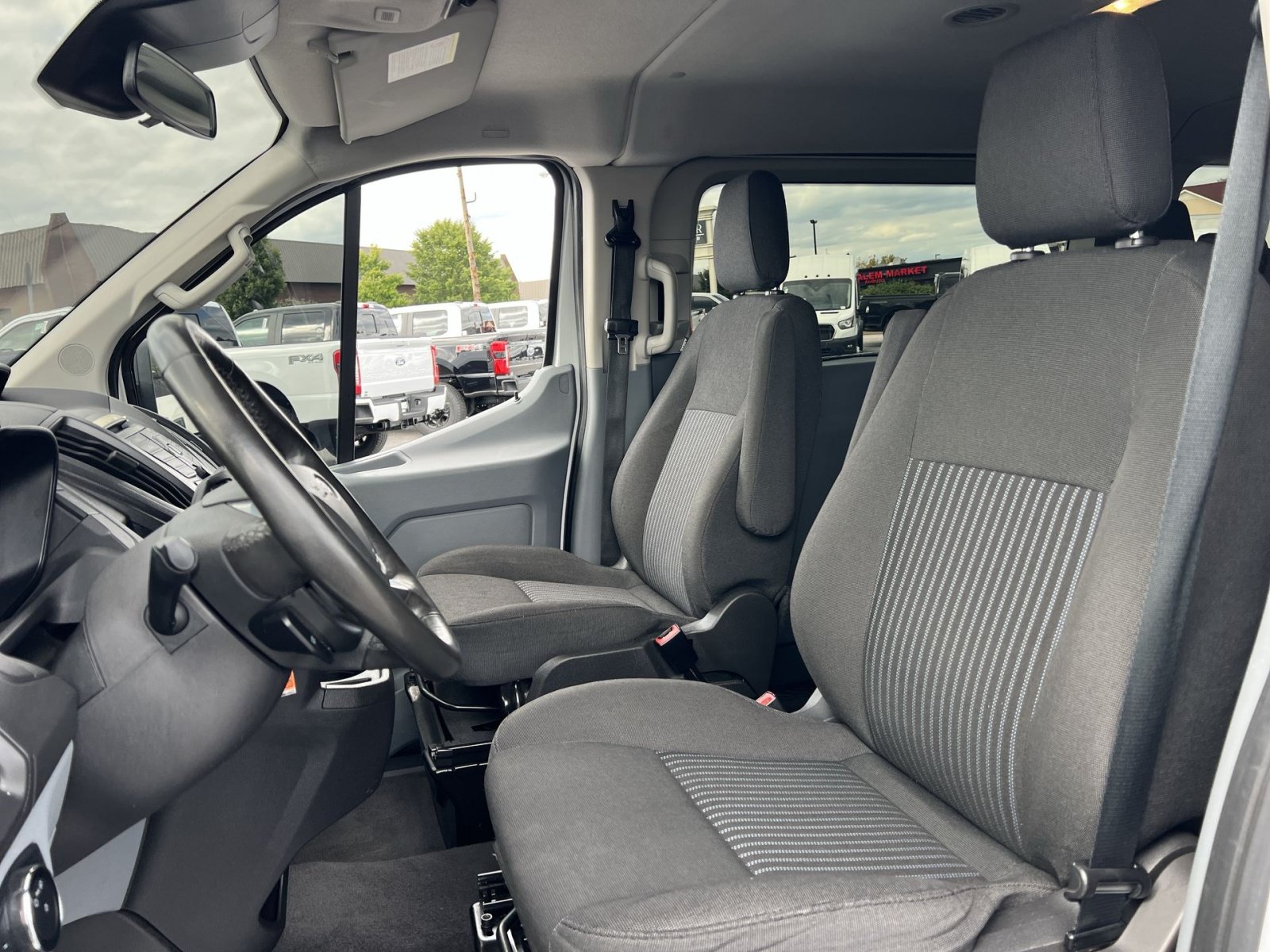 Used 2016 Ford Transit 150 XL RWD image 13