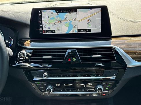 Used 2018 BMW 530i xDrive AWD/4WD image 10