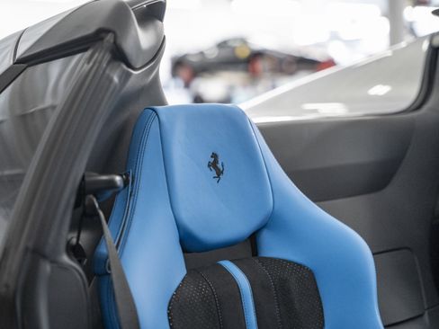 Used 2022 Ferrari 812 GTS RWD image 31
