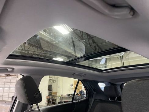 Used 2022 Chevrolet Equinox LT image 22