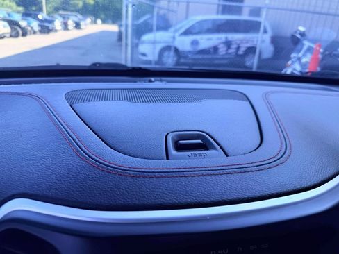 Used 2016 Jeep Cherokee Trailhawk w/ Cold Weather Group AWD/4WD image 23