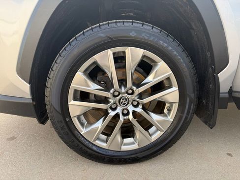 Used 2019 Toyota RAV4 XLE Premium w/ Cold Weather Package image 31