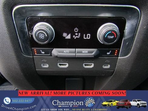Used 2021 Chevrolet Suburban Premier w/ Premium Package AWD/4WD image 12
