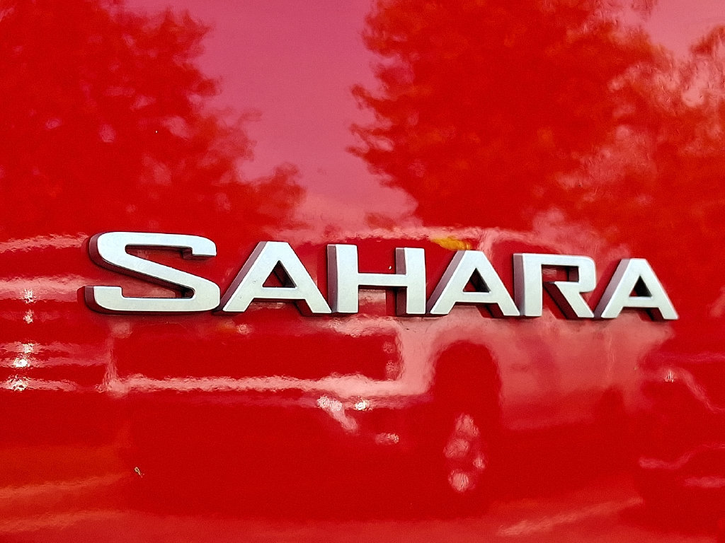 Used 2023 Jeep Wrangler Unlimited Sahara AWD/4WD image 31
