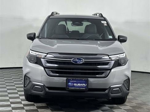 Used 2025 Subaru Forester Premium image 6