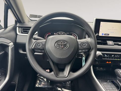 Used 2025 Toyota RAV4 LE AWD/4WD image 12