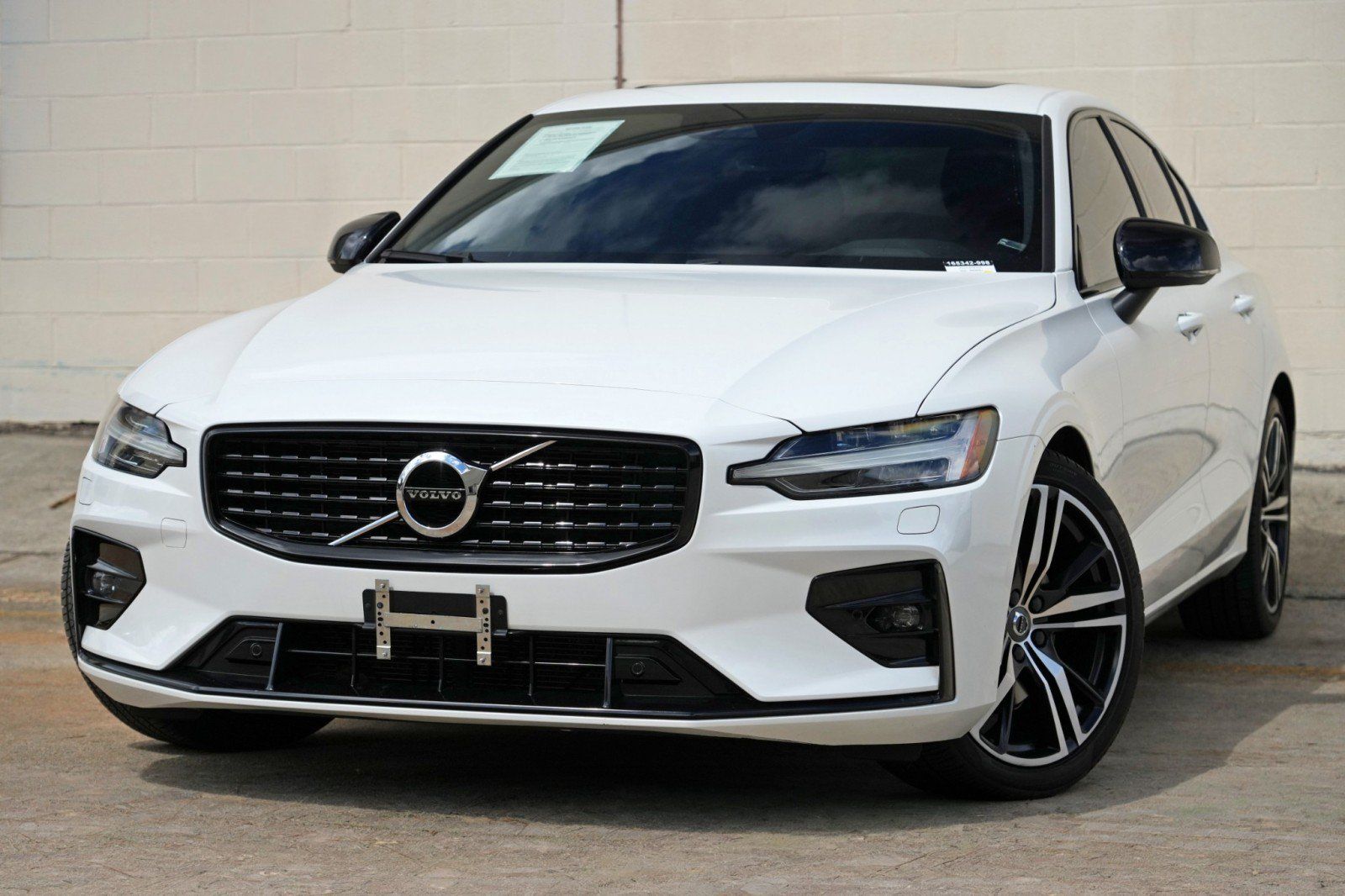 Used 2022 Volvo S60 B5 R-Design w/ Climate Package FWD image 3