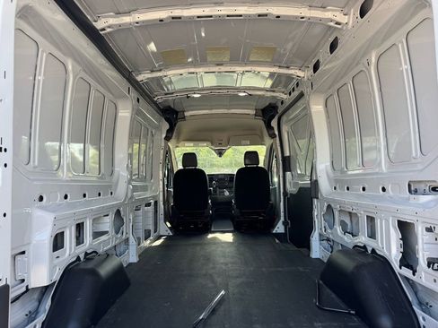 Used 2023 Ford Transit 250 Medium Roof RWD image 6