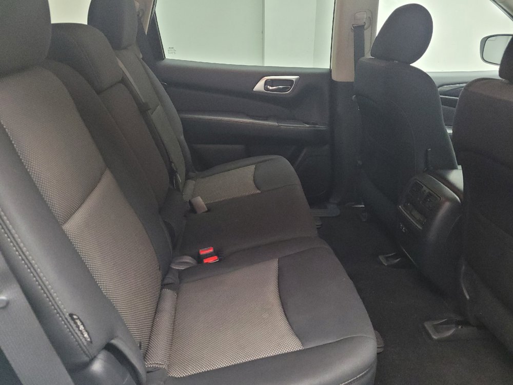 Used 2020 Nissan Pathfinder S FWD image 19