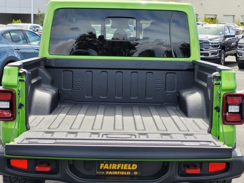 New 2025 Jeep Gladiator Rubicon image 16