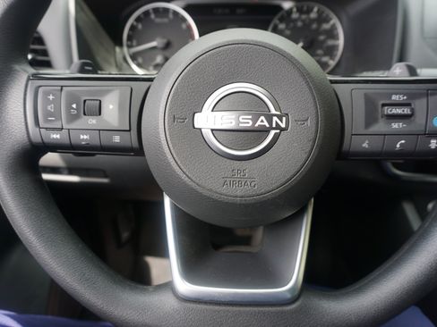 Used 2023 Nissan Rogue SV AWD/4WD image 8