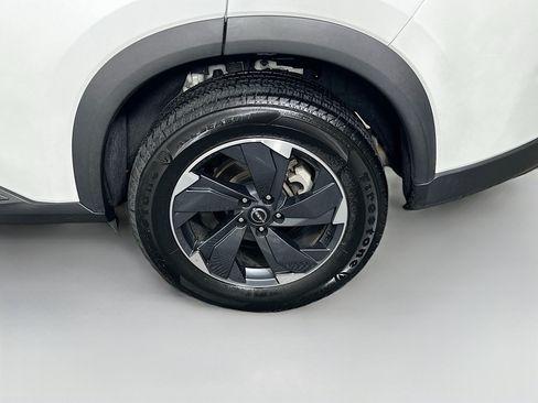 Used 2025 Nissan Rogue SV AWD/4WD image 11