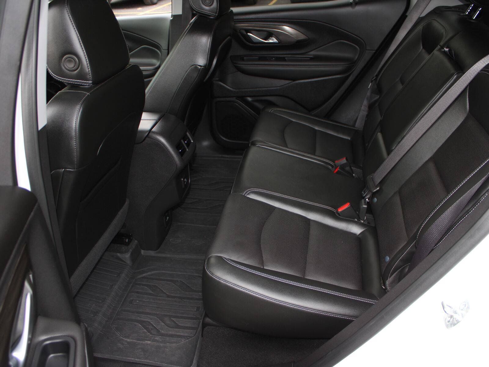 Used 2024 GMC Terrain SLT w/ Elevation Edition AWD/4WD image 19
