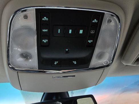 Used 2011 Jeep Grand Cherokee Limited image 22