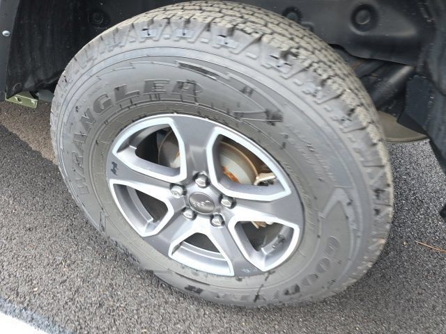 Used 2023 Jeep Wrangler Unlimited Sport AWD/4WD image 11