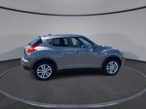 Used 2011 Nissan Juke SV AWD/4WD image 2