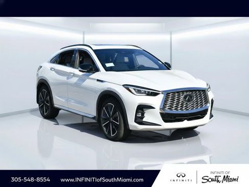 Used 2025 INFINITI QX55 Essential w/ Cargo Package image 3