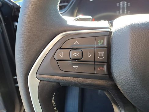 New 2026 Jeep Grand Cherokee Altitude image 19