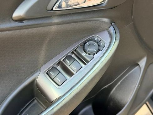 Used 2019 Chevrolet Malibu LT FWD image 19