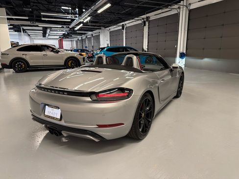 Used 2018 Porsche 718 Boxster GTS RWD image 8