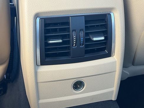 Used 2018 BMW 330i Sedan w/ Premium Package image 12