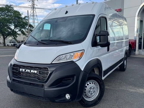 Used 2026 RAM ProMaster 2500 w/ Convenience Group FWD image 3