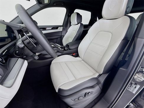 New 2026 Porsche Cayenne E-Hybrid image 5