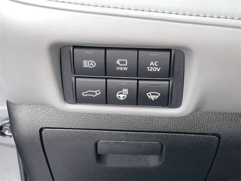 Used 2020 Toyota Highlander Platinum image 18