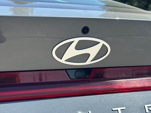 Used 2025 Hyundai Elantra SEL FWD image 13