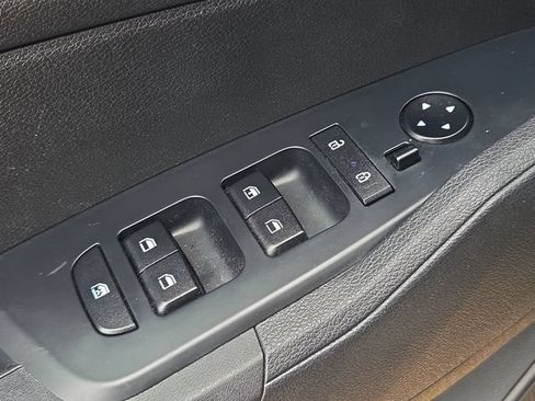Used 2025 Kia Sportage LX FWD image 15