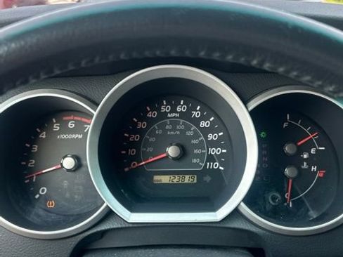 Used 2007 Toyota 4Runner SR5 AWD/4WD image 6
