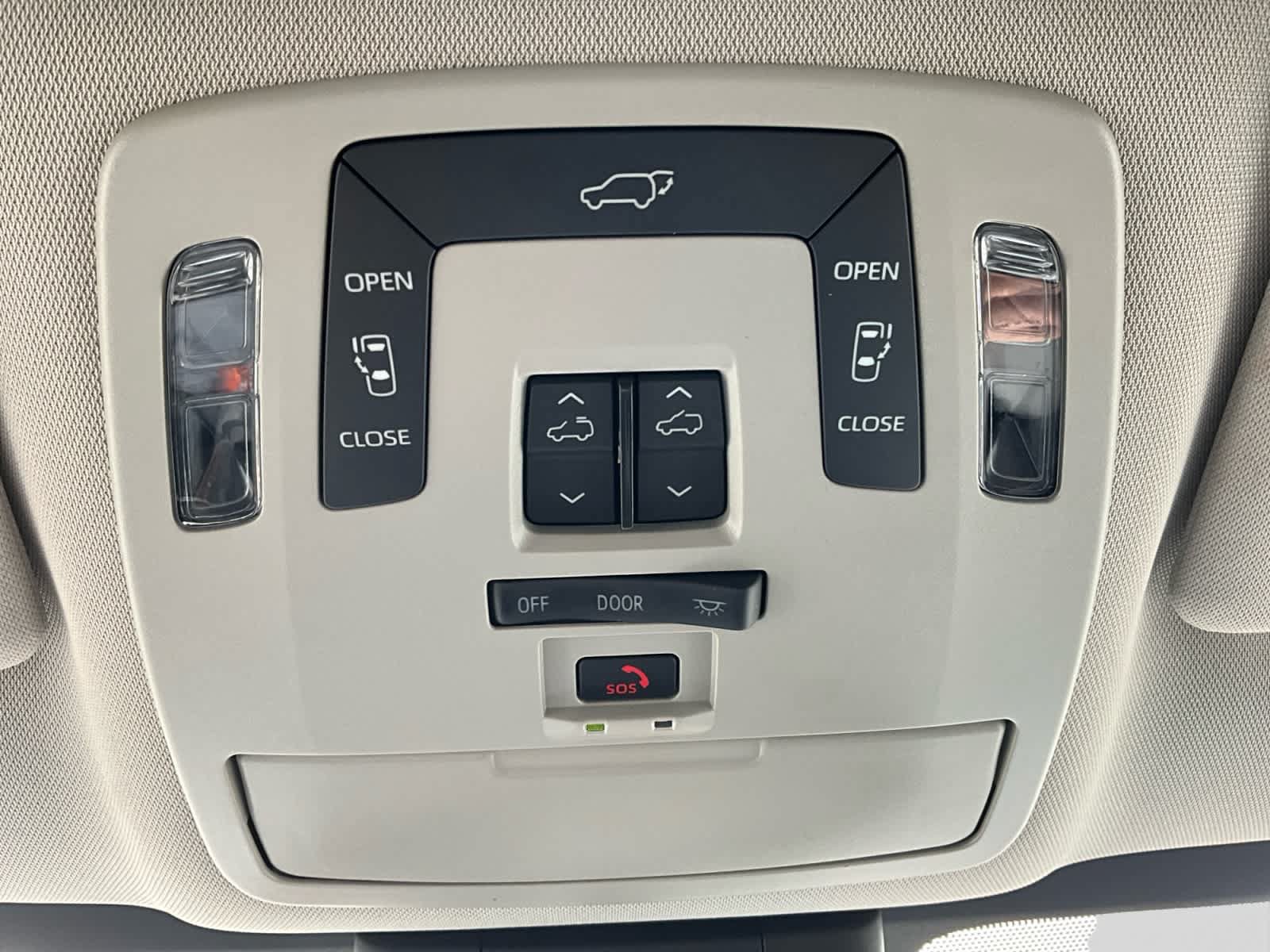 Used 2026 Toyota Sienna XLE FWD image 21