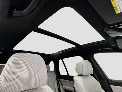 Certified 2025 BMW X5 xDrive40i AWD/4WD image 17