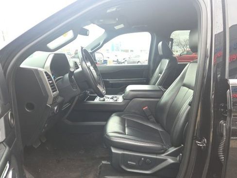 Used 2021 Ford Expedition XLT image 26