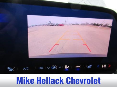 Used 2025 Chevrolet Traverse LT image 27