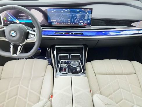 Used 2026 BMW 740i w/ Premium Package RWD image 37