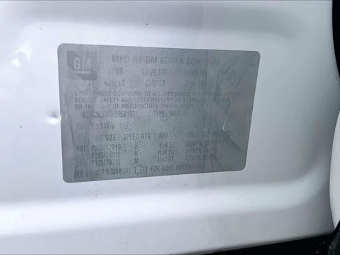 Used 2019 Chevrolet Trax LT w/ LT Convenience Package FWD image 34