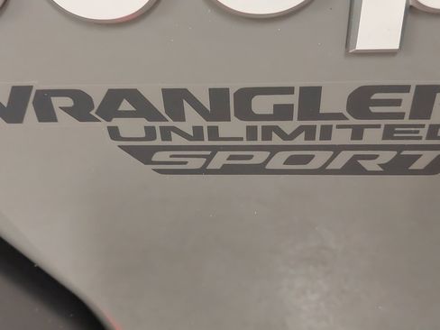 Used 2021 Jeep Wrangler Unlimited Sport image 32