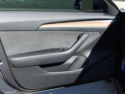 Used 2021 Tesla Model 3 Performance image 40