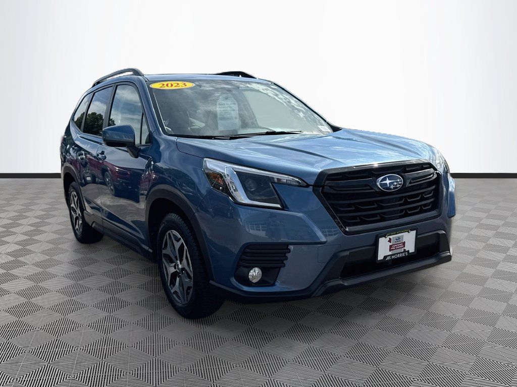 Certified 2023 Subaru Forester Premium AWD/4WD image 3