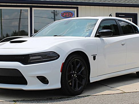 Used 2020 Dodge Charger R/T w/ Driver Convenience Group RWD image 1