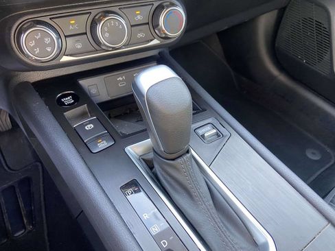 Used 2025 Nissan Kicks SV FWD image 21